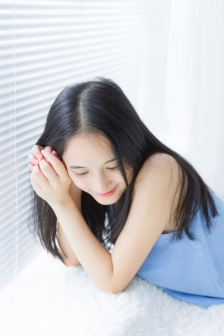 校长捏住陈若雪胸前全文